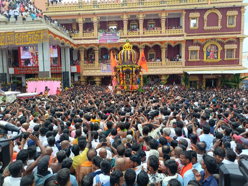 ಅದ್ದೂರಿಯಾಗಿ ಜರುಗಿದ ರಾಯರ ಮಹಾರಥೋತ್ಸವ..